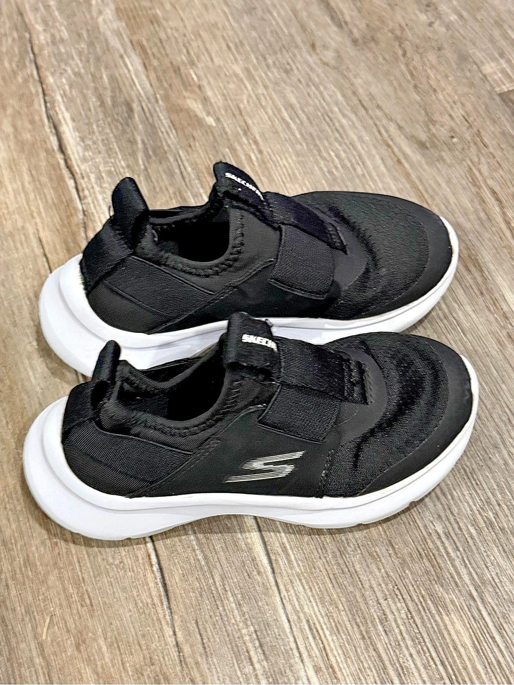 Skechers size 9 little kid Black & White Sneakers